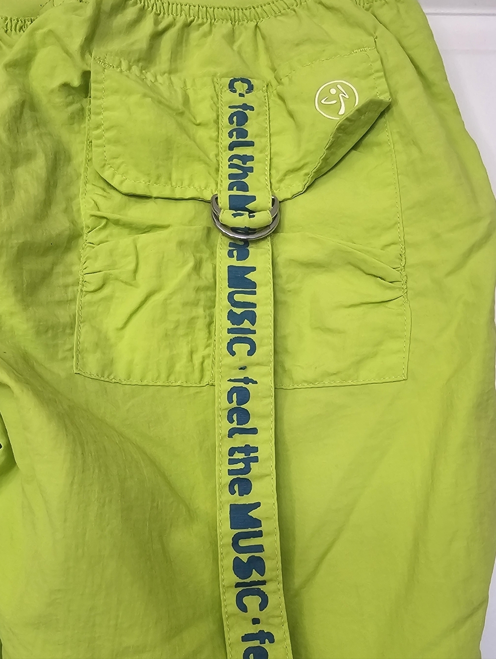 Zumba Neon Green Capri Joggers Womens Medium Dance Festival Rave Athleisure - Picture 4 of 7